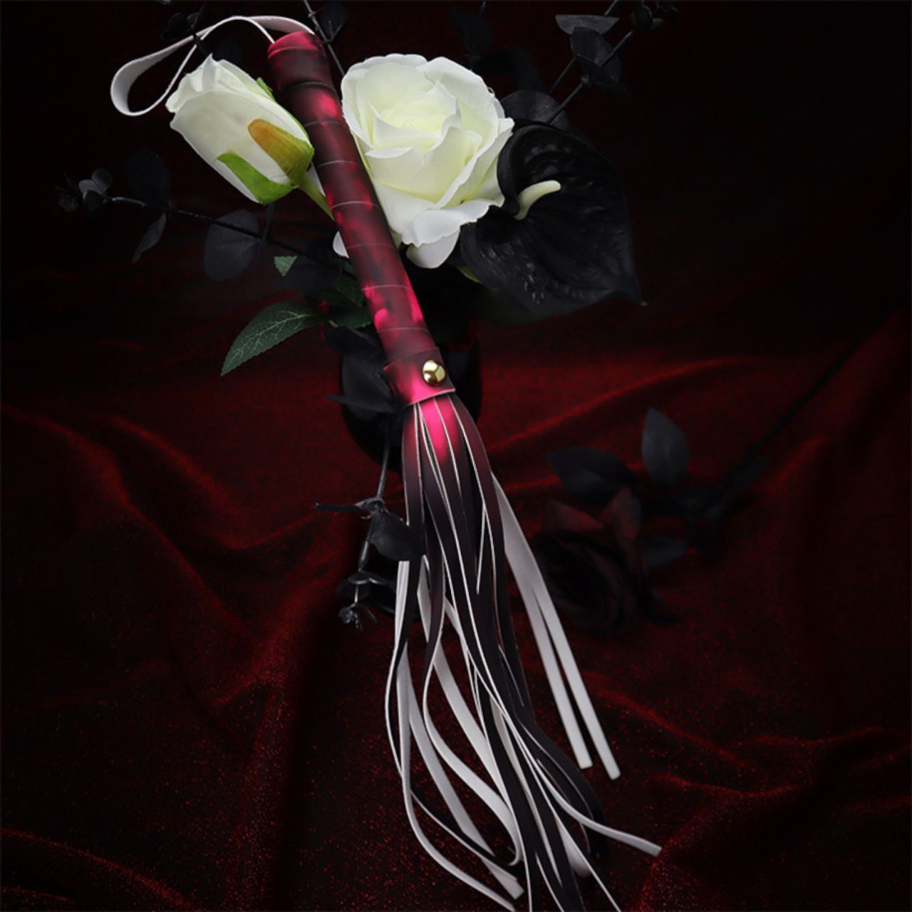 Csapásra színt váltó ostor (fekete)