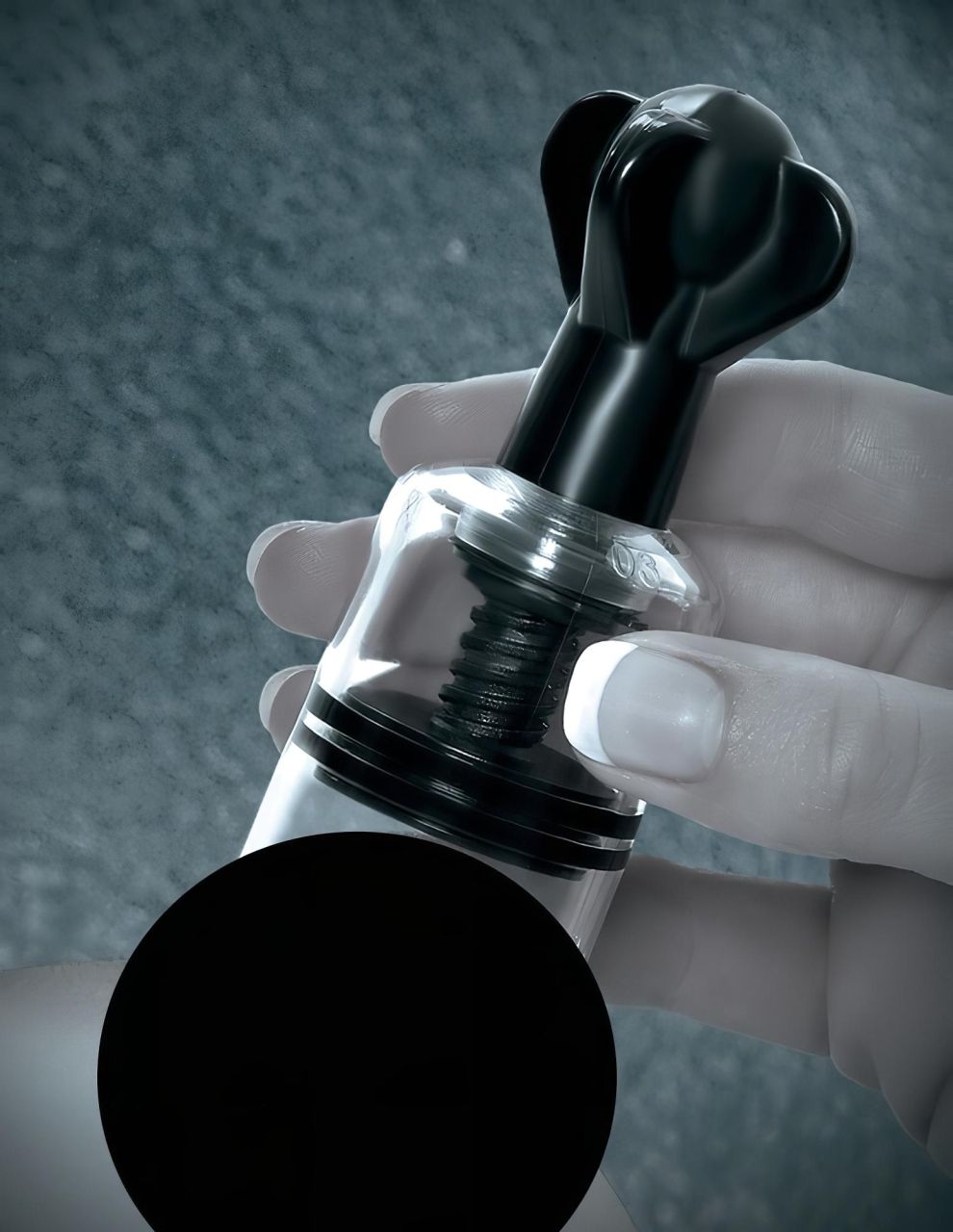 Fetish Super Suckers - mellbimbó szívó pumpa (fekete-átlátszó)