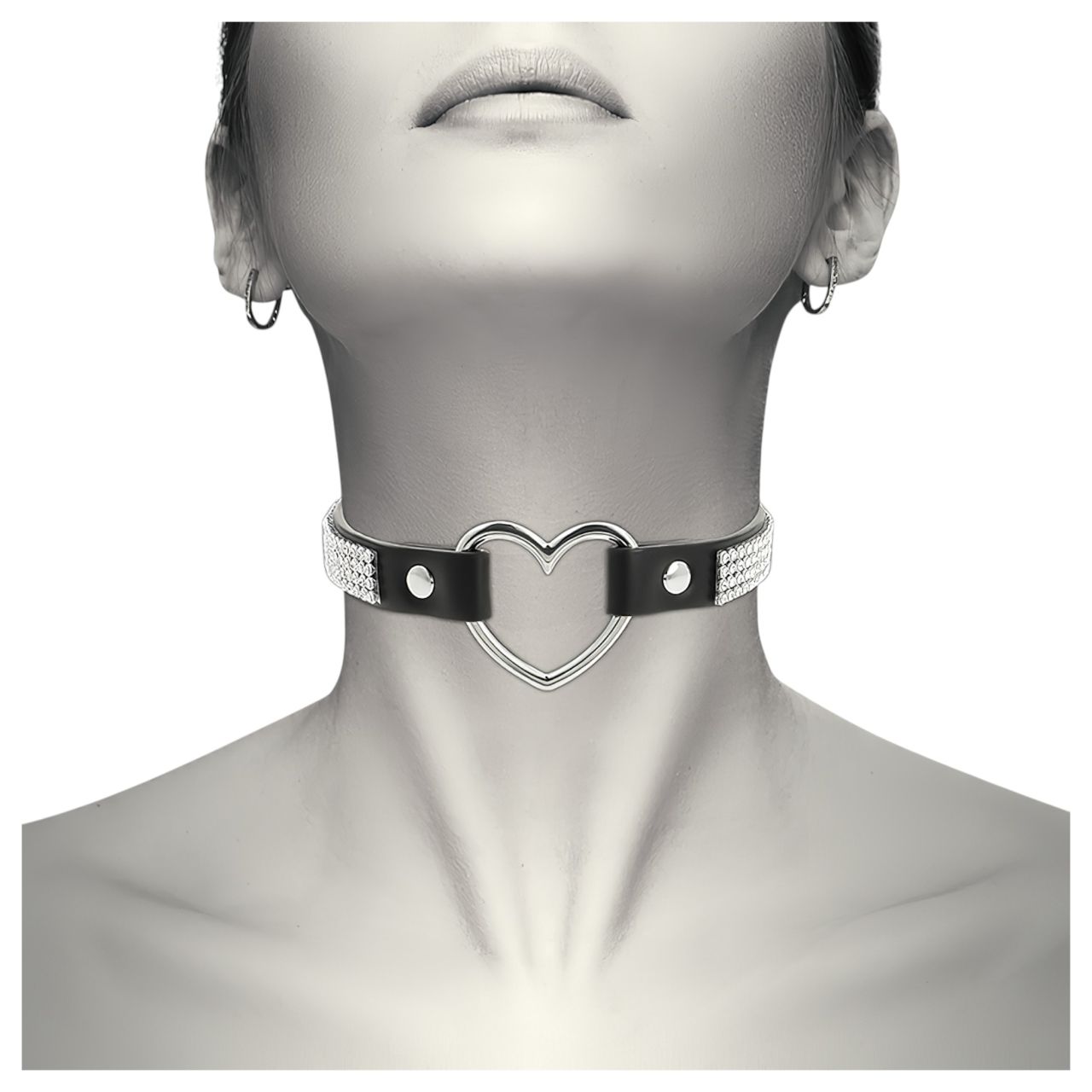 Coquette - strasszos choker szív medállal (fekete)