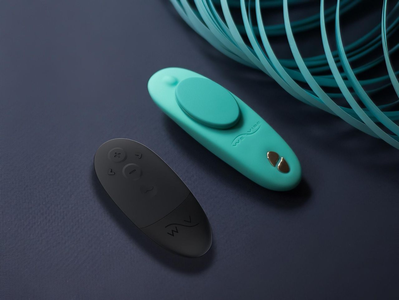 We-Vibe Moxie+ - hordható App- és távirányítós csiklóvibrátor (türkiz)